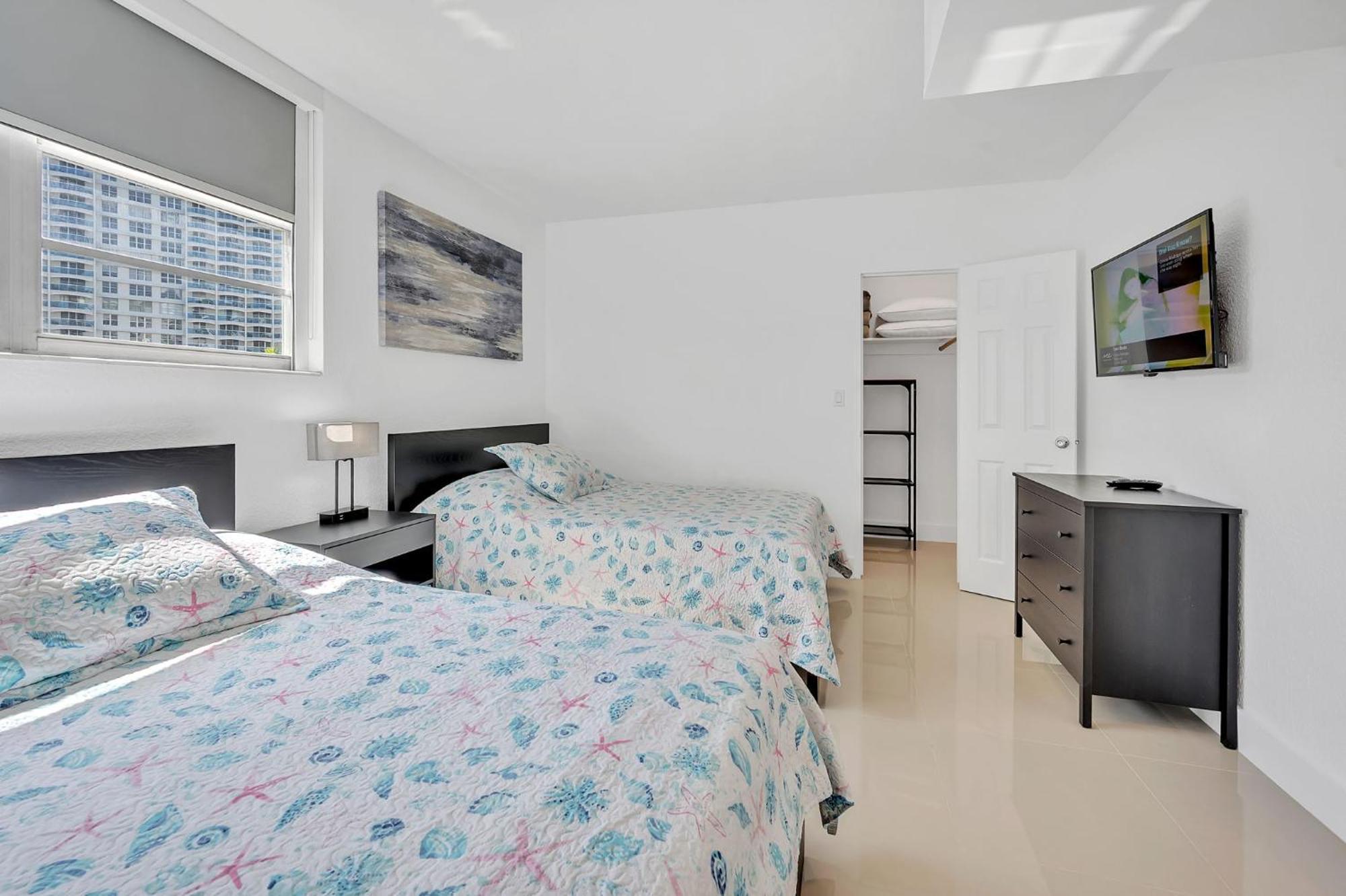 The Tides Apartments On The Beach ฮอลลีวูด ภายนอก รูปภาพ