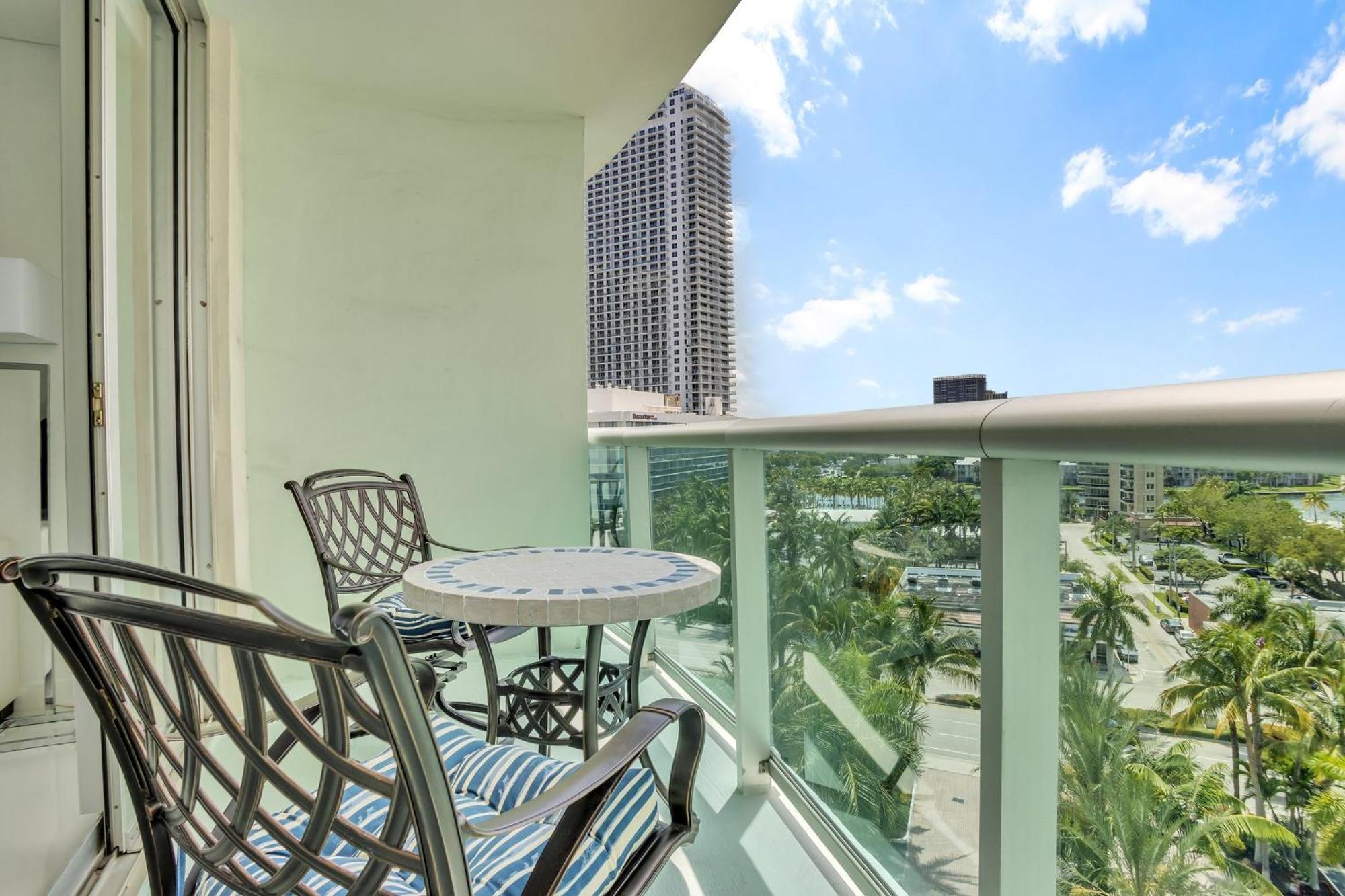 The Tides Apartments On The Beach ฮอลลีวูด ภายนอก รูปภาพ